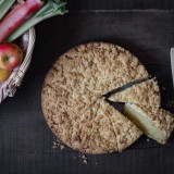 GĂąteau Streusel Pomme, Rhubarbe, Vanille et Amandes